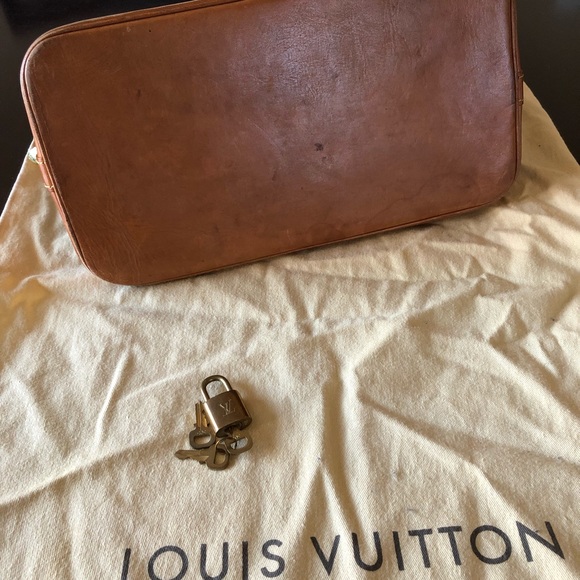 Louis Vuitton Alma - Picture 5 of 8